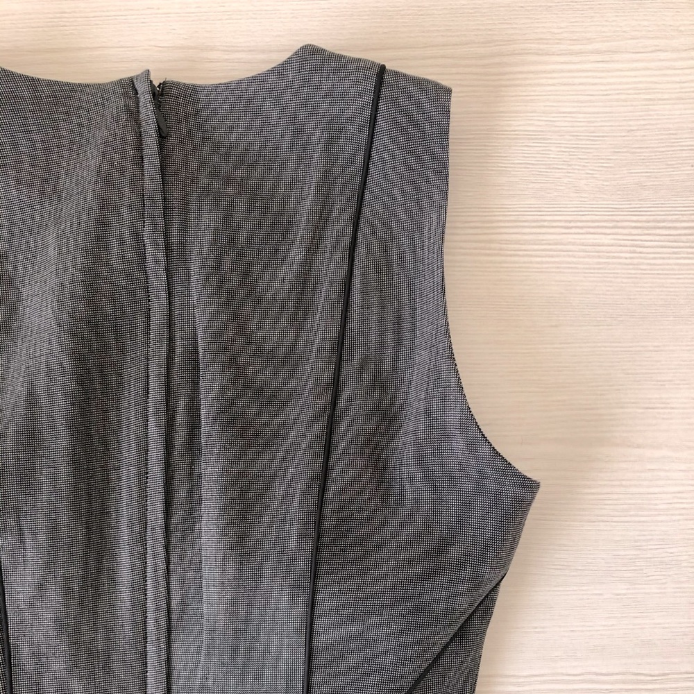 H&M Form Fitted Business Casual Dress - Picture 3 of 7